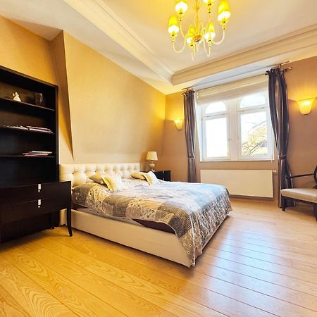 Luxury Apartment Diamond Κάρλοβι Βάρι Εξωτερικό φωτογραφία